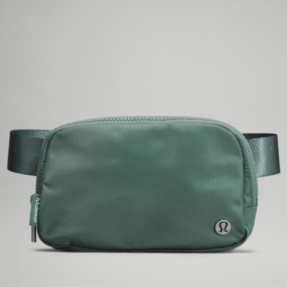 Lululemon Athletica Everywhere Belt Bag——Tidewater Teal